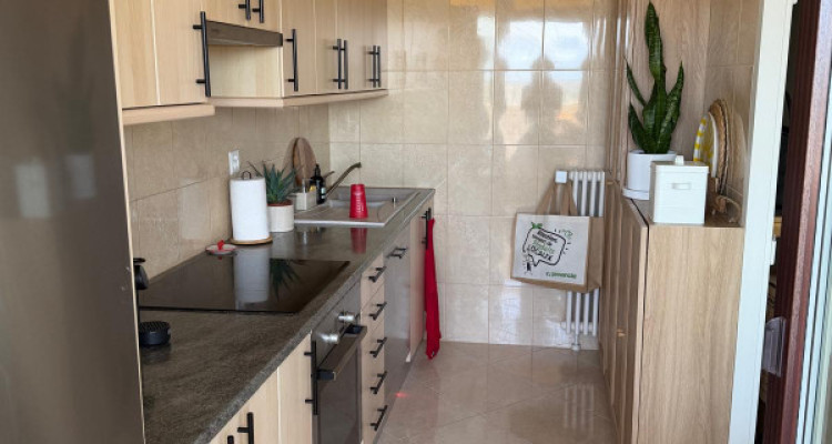 MAGNIFIQUE APPARTEMENT DE 4 PIÈCES AU 22ᵉ ÉTAGE – PETIT-LANCY image 3