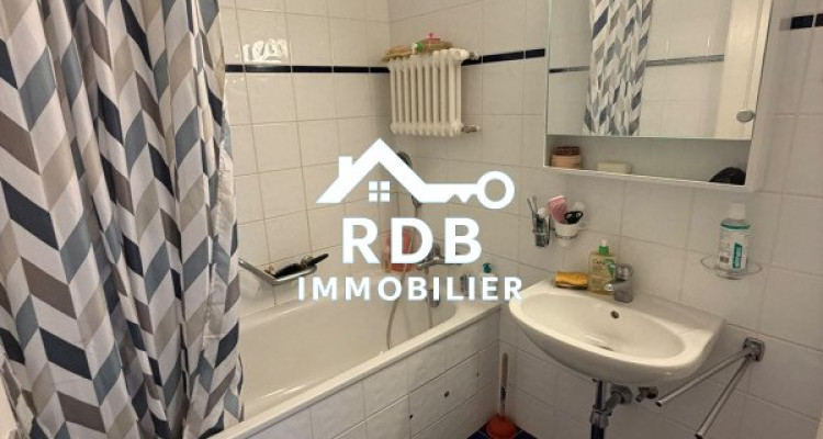 Appartement de 4 pièces au 1er étage situé à Acacias 1227 image 9