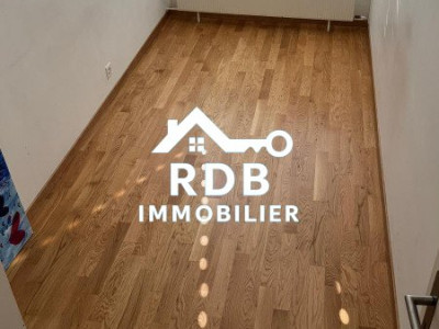 Appartement de 5 pièces au 4ème étage situé à Acacias 1227 image 4