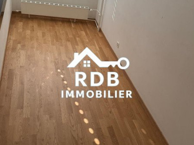 Appartement de 5 pièces au 4ème étage situé à Acacias 1227 image 5