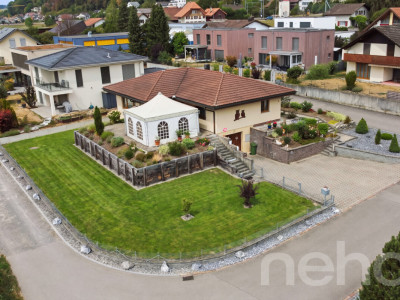 Grosszügiges 5-Zi-Einfamilienhaus mit grossem Grundstück und Weitsicht image 1
