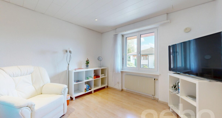 Grosszügiges 5-Zi-Einfamilienhaus mit grossem Grundstück und Weitsicht image 7