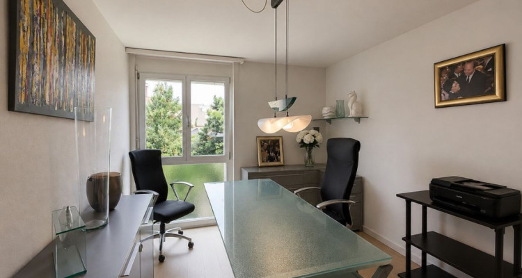 En exclusivité appartement  exceptionnel de 160 m² habitables, agrémenté dune terrasse de 28 m² et dun garage-box. image 6