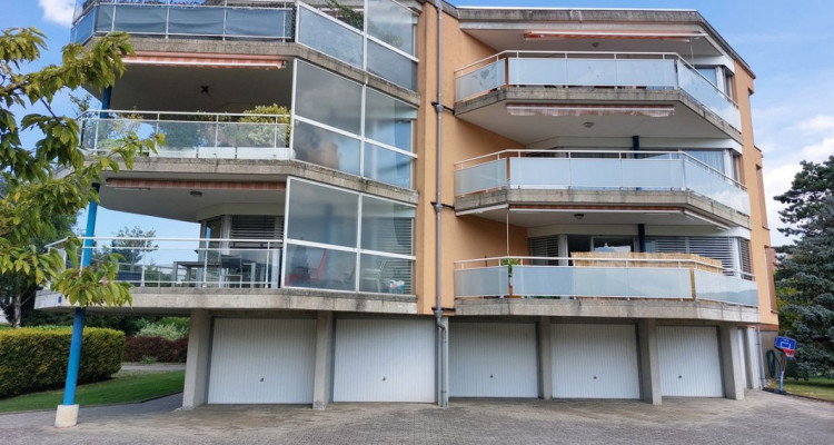 En exclusivité appartement  exceptionnel de 160 m² habitables, agrémenté dune terrasse de 28 m² et dun garage-box. image 12