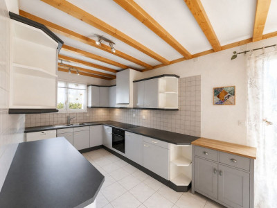 Villa individuelle composée de deux appartements indépendants, avec vaste jardin privatif image 7