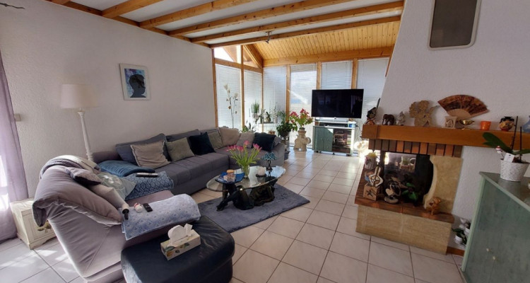 Villa individuelle composée de deux appartements indépendants, avec vaste jardin privatif image 6
