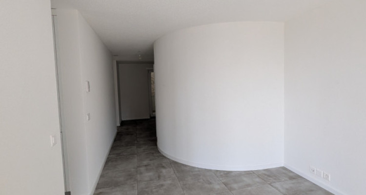 Coup de cœur assuré à Cormondrèche – Appartement de 3,5 pces entièrement rénové  image 7