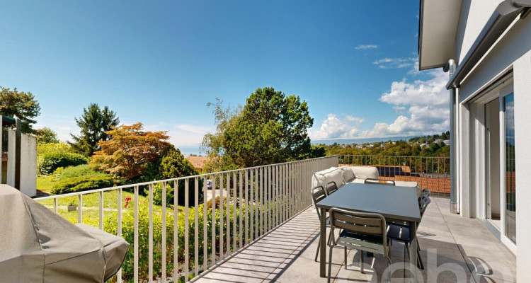 Duplex 4,5p avec jardin privatif, terrasses et vue lac image 3