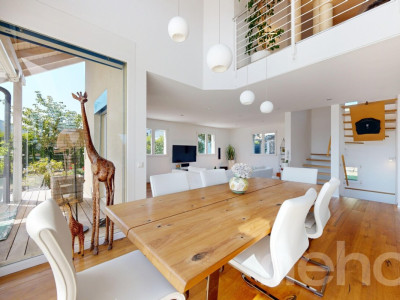 Élégante maison familiale avec piscine et jardin image 4