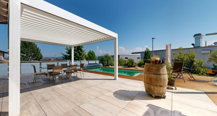 Élégante maison familiale avec piscine et jardin image 10