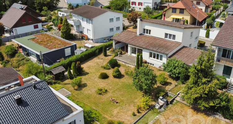 Grosszügiges Einfamilienhaus mit 2 Wohnungen und grossem Garten image 4