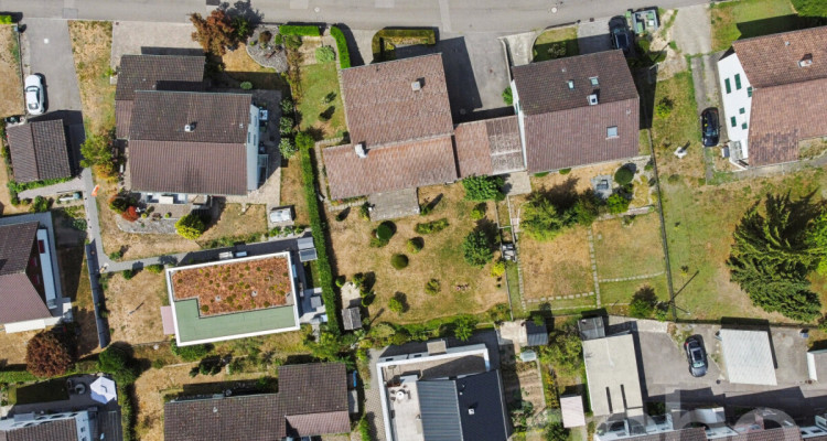 Grosszügiges Einfamilienhaus mit 2 Wohnungen und grossem Garten image 5