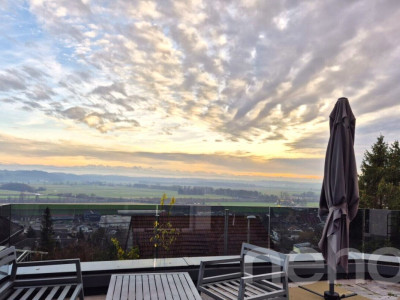 Moderne Terrassenwohnung mit beeindruckender Weitsicht image 4