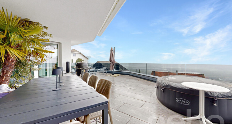 Moderne Terrassenwohnung mit beeindruckender Weitsicht image 3