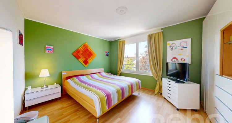 Attraktives 5.5-Zimmer Doppeleinfamilienhaus mit pflegeleichtem Garten image 10
