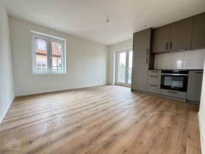 NEUE TOP MODERNE WOHNUNG AN ZENTRALER LAGE image 1