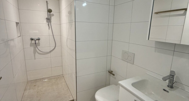 NEUE TOP MODERNE WOHNUNG AN ZENTRALER LAGE image 2