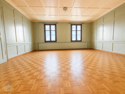 IM ZENTRUM VON ROMANSHORN PAUSCHAL MIT PARKPLATZ ALTBAUWOHNUNG image 1