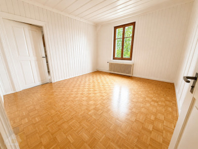 IM ZENTRUM VON ROMANSHORN PAUSCHAL MIT PARKPLATZ ALTBAUWOHNUNG image 5