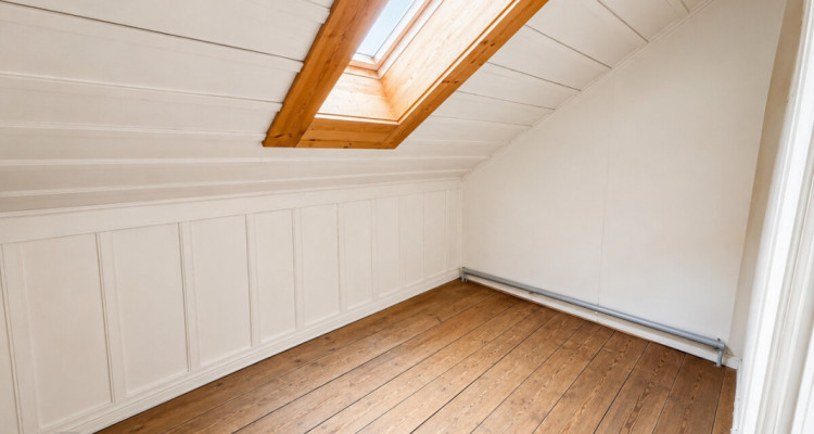 IM ZENTRUM VON ROMANSHORN PAUSCHAL MIT PARKPLATZ ALTBAUWOHNUNG image 2