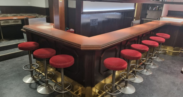 Ganzes Haus / Restaurant (Kontaktbar) mit 7 Schlafzimmern und einer Ga image 8