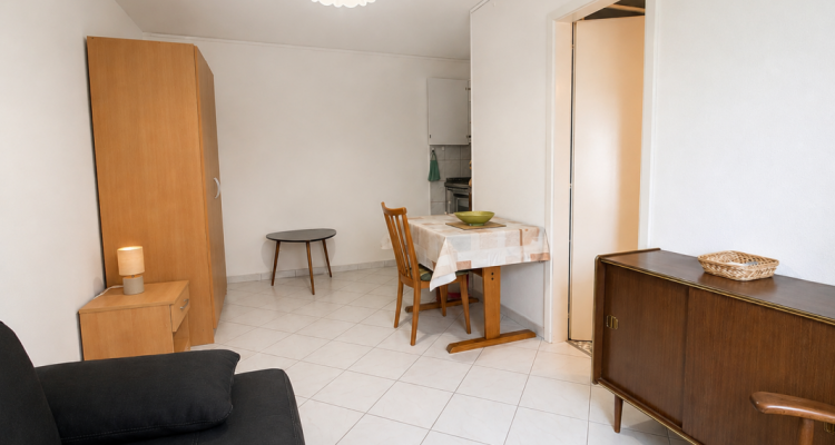 À louer à Monthey un charmant studio meublé image 3
