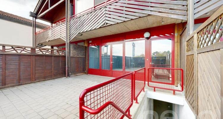 Immeuble mixte avec locaux commerciaux et appartement 3.5 pièces image 12