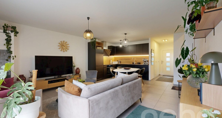 Belle maison mitoyenne de 4,5 pièces avec jardin et vue dégagée image 2