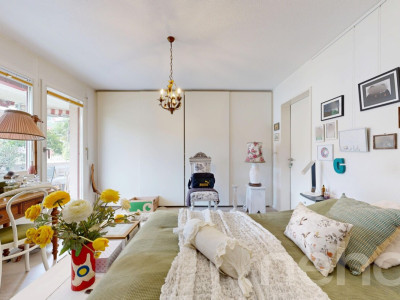 Helle 4.5-Zimmer-Wohnung mit 105 m², Cheminée, 2 Balkonen & Garage image 10