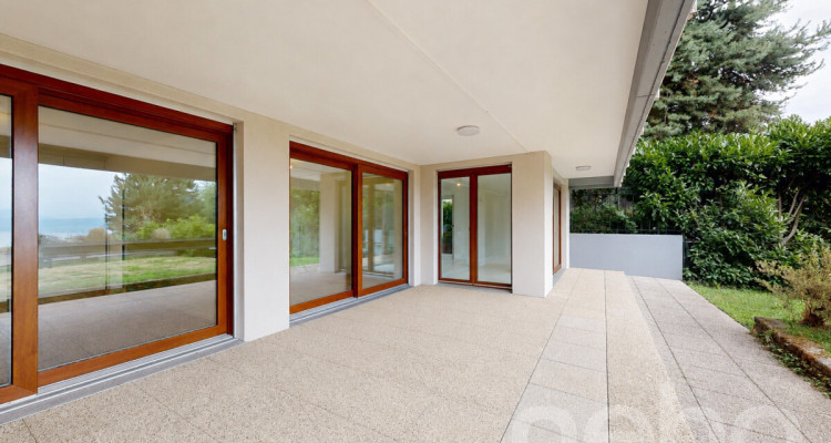 Rare: Magnifique 4.5 pièces entièrement rénové à La Conversion. image 11