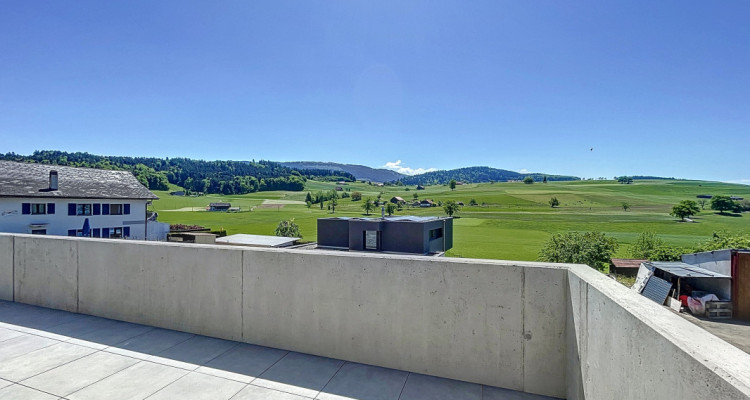 Villa neuve avec unité indépendante et vue dégagée sur les Préalpes — Senèdes image 4