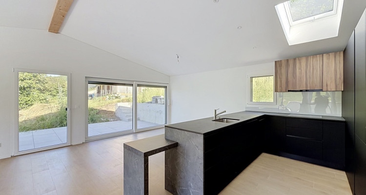 Villa neuve avec unité indépendante et vue dégagée sur les Préalpes — Senèdes image 5