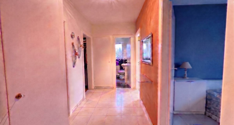 Appartement 3,5 pièces, au 2ème étage, avec balcon image 3