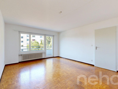 3-Zimmer-Wohnung mit Potenzial und schöner Aussicht ins Grüne image 1