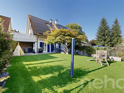 Doppeleinfamilienhaus mit Garten in Sackgasse image 1