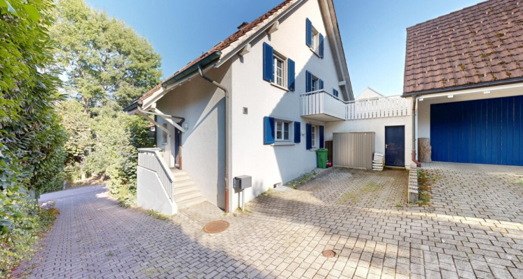Doppeleinfamilienhaus mit Garten in Sackgasse image 2