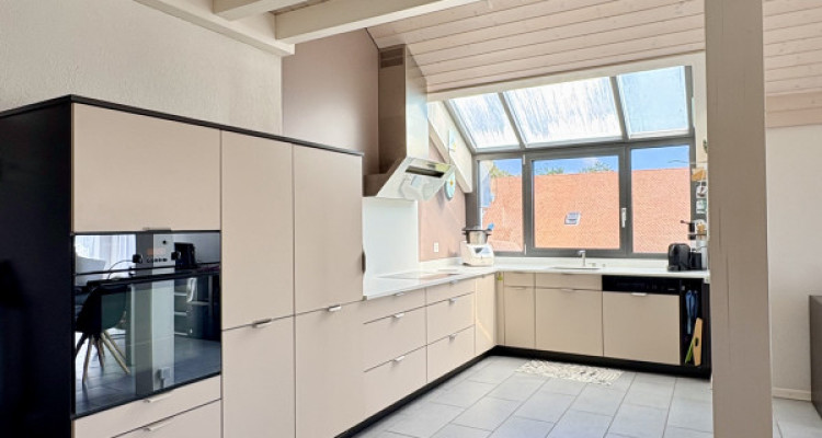 Magnifique, lumineux, duplex de standing de 4,5 pièces au coeur de Genolier image 2
