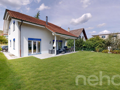Grosszügiges Zuhause mit Garten, Garage und viel Raum image 2