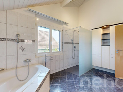 Grosszügiges Zuhause mit Garten, Garage und viel Raum image 9