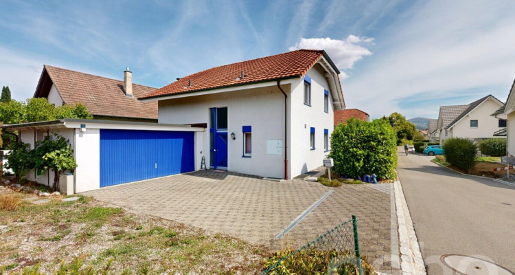 Grosszügiges Zuhause mit Garten, Garage und viel Raum image 1