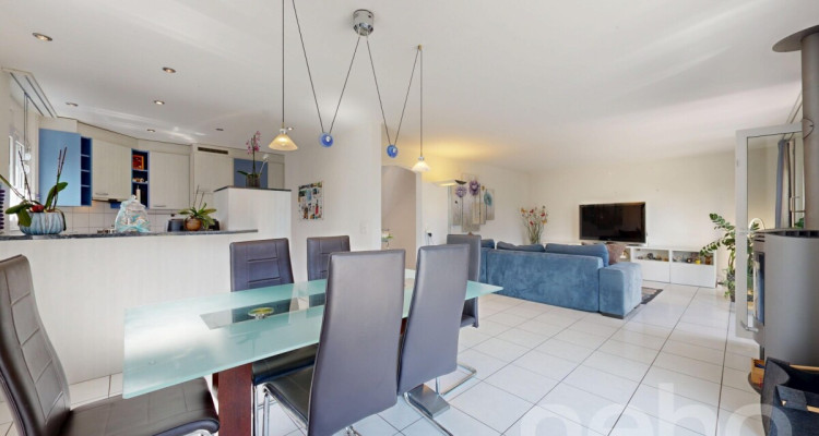 Grosszügiges Zuhause mit Garten, Garage und viel Raum image 5