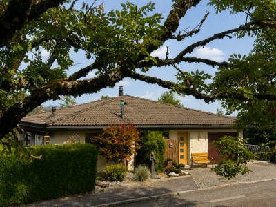 Maison individuelle aux volumes généreux, dans un écrin de verdure image 2
