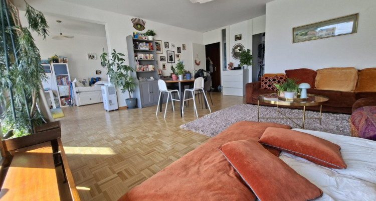 Très bel appartement 2,5 pièces avec grand balcon et vue exceptionnelle  image 1