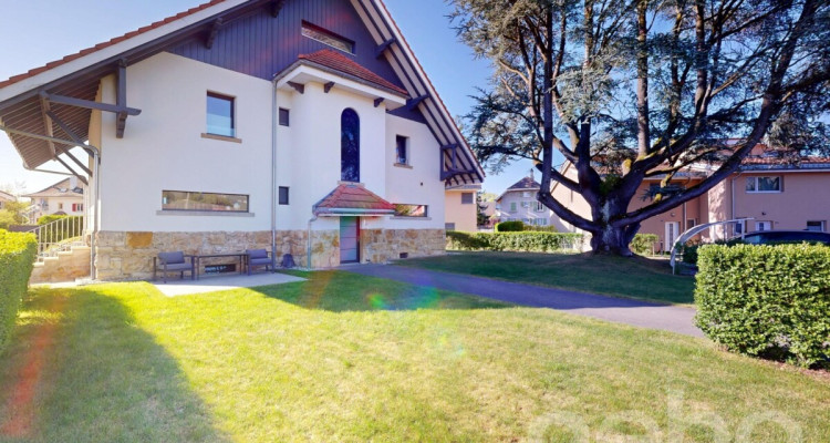 Triplex dexception de 6,5 pièces avec sauna et jardin image 12