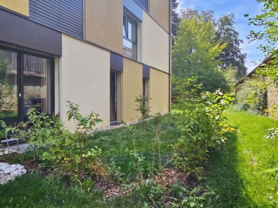 Joli appartement de 2,5 pièces avec terrasses et jardin à Couvet image 1