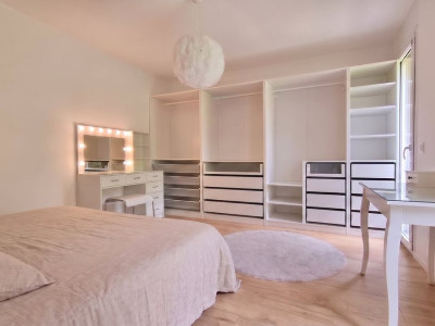 Joli appartement de 2,5 pièces avec terrasses et jardin à Couvet image 5