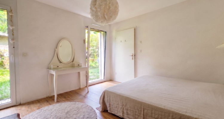 Joli appartement de 2,5 pièces avec terrasses et jardin à Couvet image 6