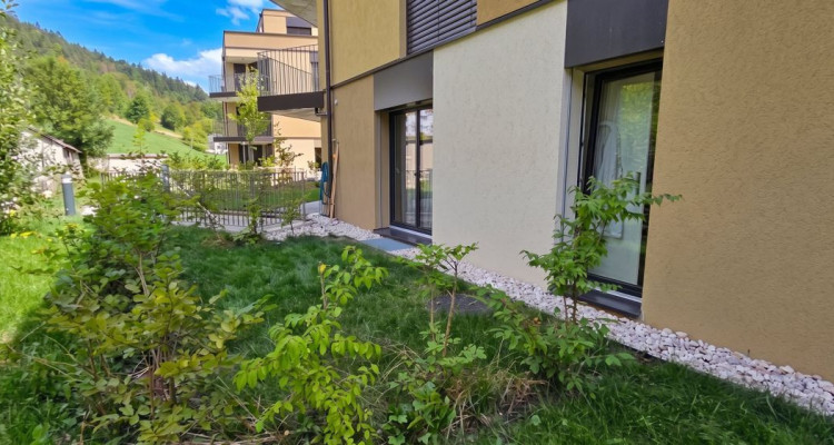 Joli appartement de 2,5 pièces avec terrasses et jardin à Couvet image 10