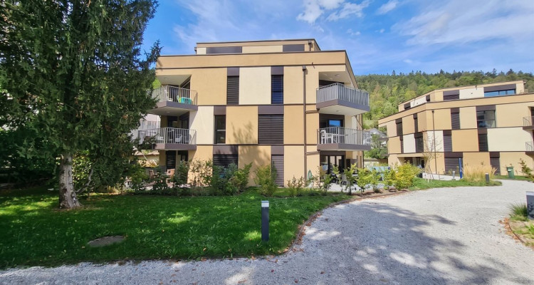 Joli appartement de 2,5 pièces avec terrasses et jardin à Couvet image 13