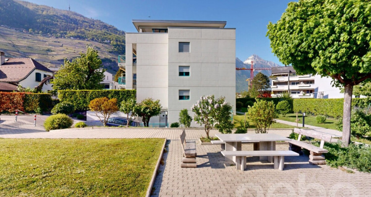 Grand jardin - à Martigny - 4,5 pièces image 1